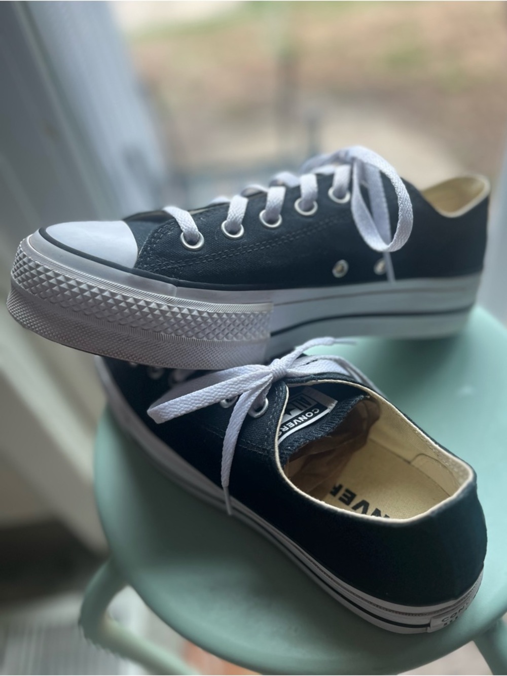 Classic Black Converse Chuck Taylor All Star Platform low-tops Women’s Size 9.5